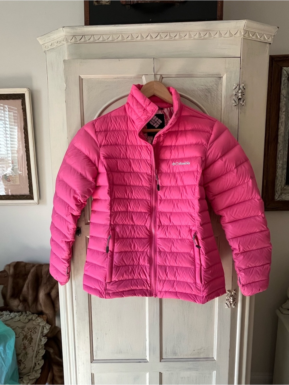 Columbia Women's Bright Pink Lightweight Packable Puffer Jacket